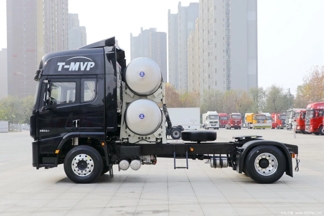 Genlyon Brand Hongyan Sino Truck 6X4 LNG Tractor New/Used Truck Made in China Export to Russia with 1000 Liter Gas Cylinder Low Price Factory Price Stock